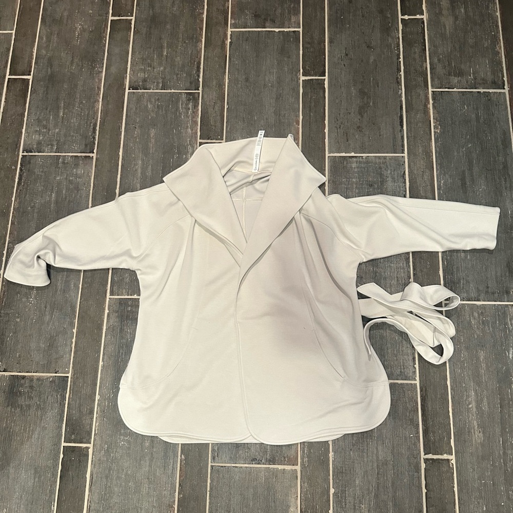 lululemon jacket xs/s womens